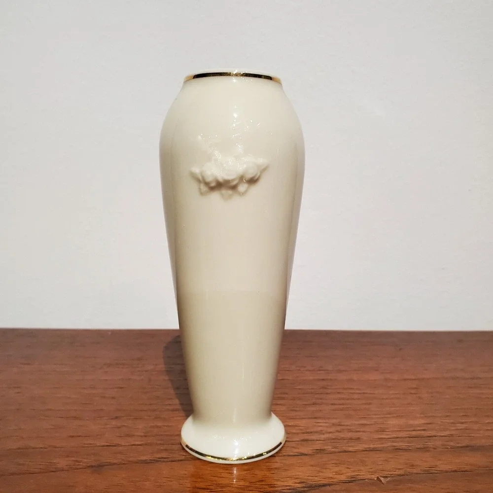 Lenox Small Porcelain Ivory/Cream Colored Bud‎ Vase Gold Trim 6